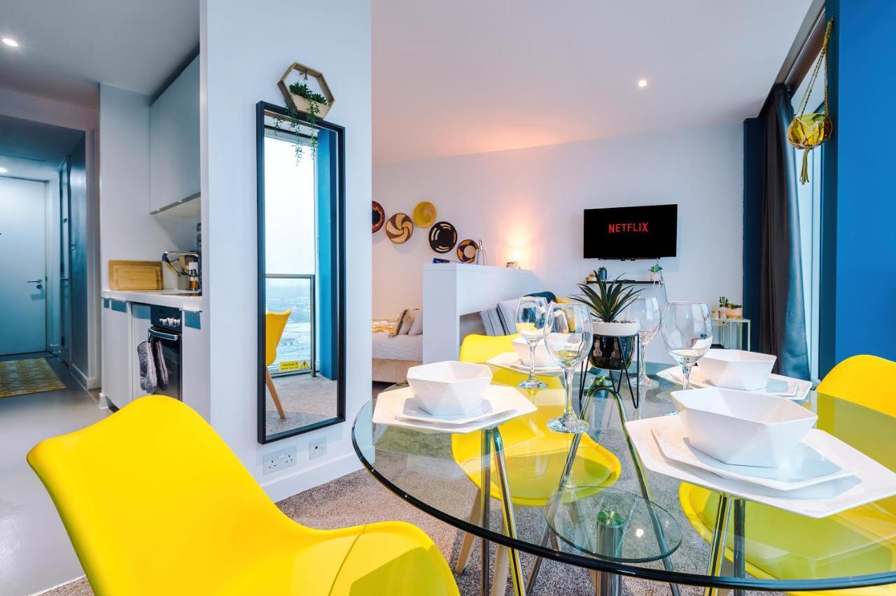 Luxury Right In The Centre! Incredible Panoramic Views! Ideal For Professionals Staying In Birmingham! Perfect For Long Stays! Appartamento