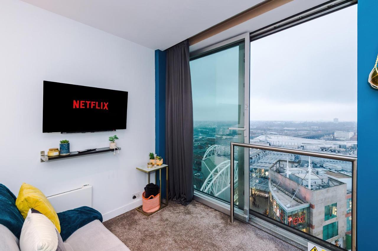 Luxury Right In The Centre! Incredible Panoramic Views! Ideal For Professionals Staying In Birmingham! Perfect For Long Stays!