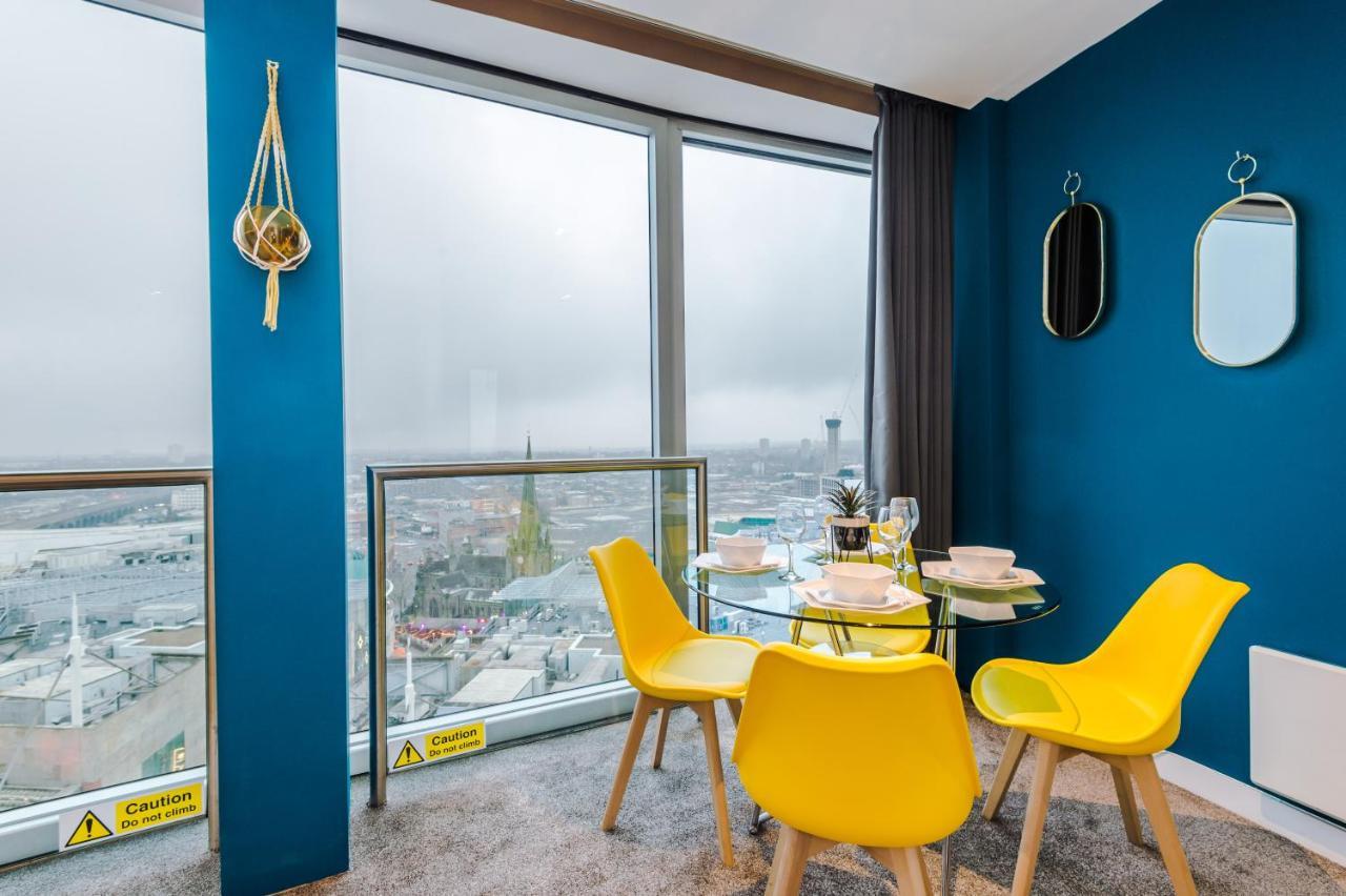 Luxury Right In The Centre! Incredible Panoramic Views! Ideal For Professionals Staying In Birmingham! Perfect For Long Stays! * Birmingham