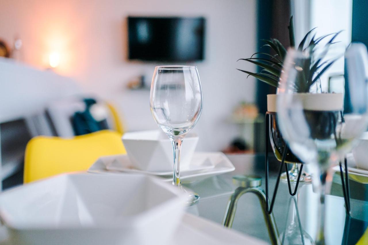 Luxury Right In The Centre! Incredible Panoramic Views! Ideal For Professionals Staying In Birmingham! Perfect For Long Stays! *